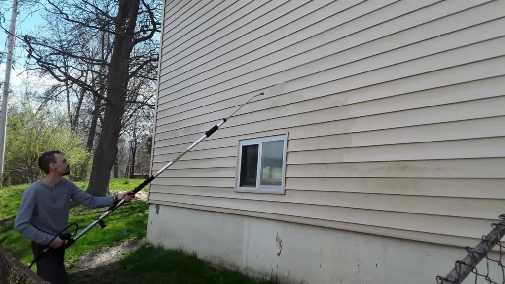 Pressure Washing Vinyl Siding