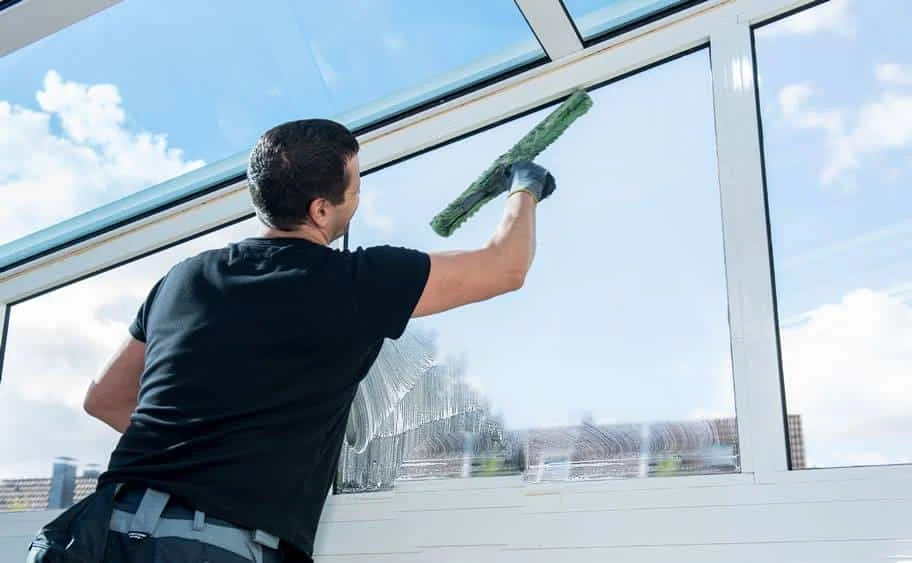 8 Reasons To Hire Your Local Boise Window Cleaning Company Commercial window cleaning in Boise, Idaho