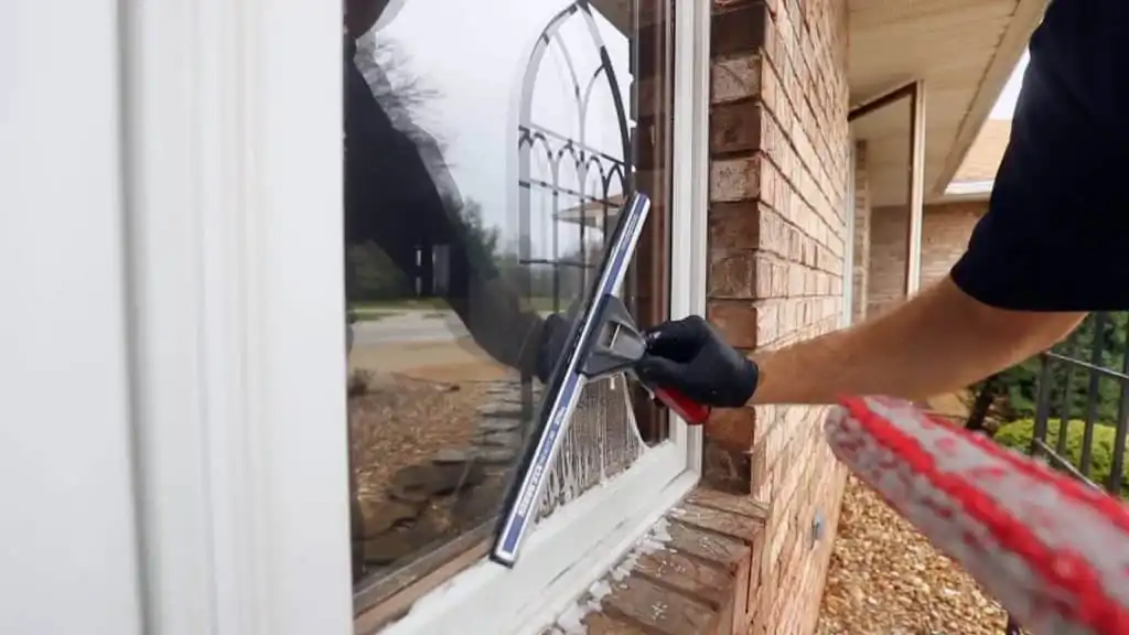 Cleaning Your Second Story Windows: 7 Reasons Why You Should Rely On The Professionals Professional window cleaning in Kuna, Idaho