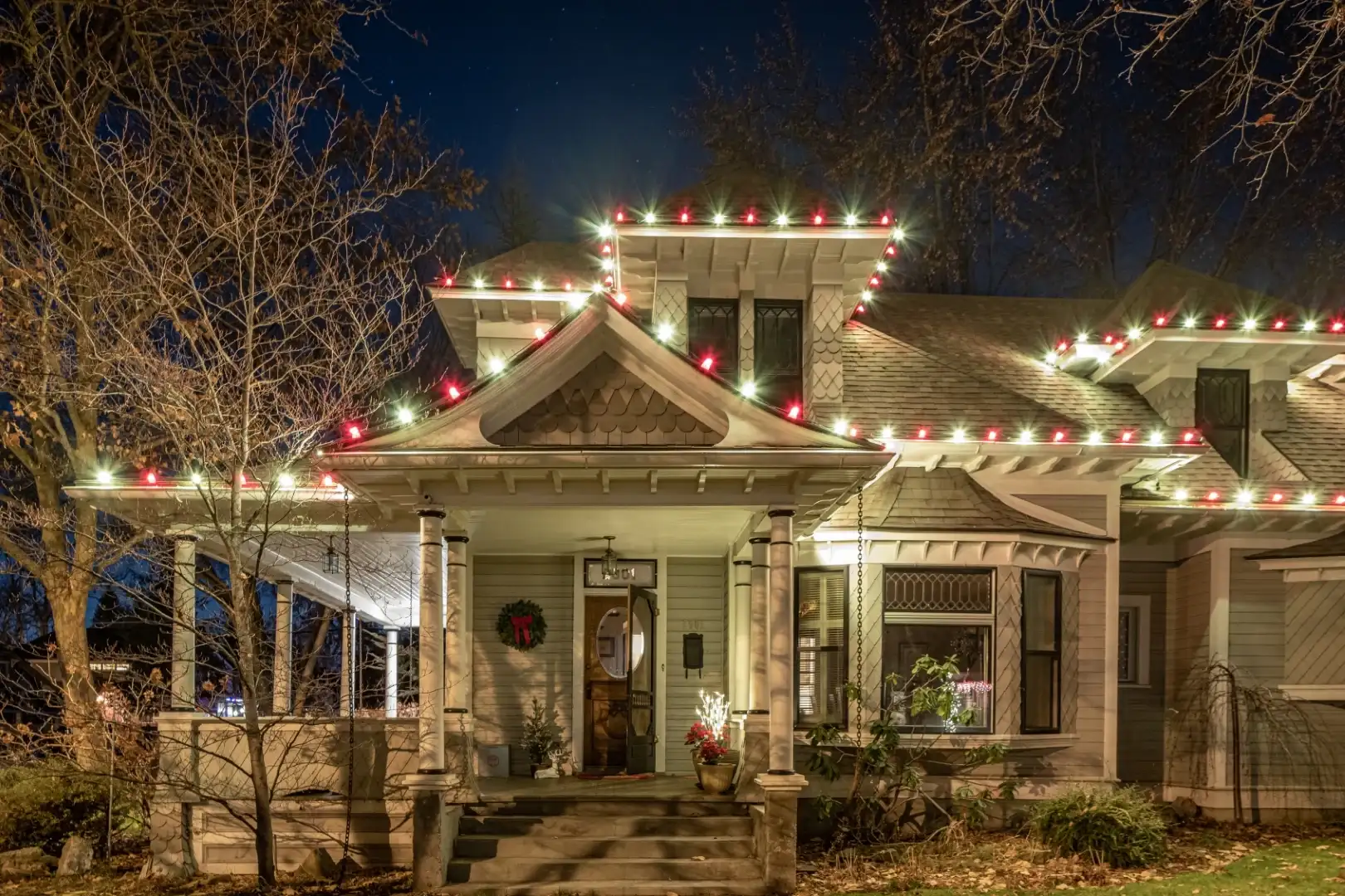 Should You Purchase Or Lease Holiday Lighting This Season? Should You Purchase or Lease Holiday Lighting This Season?