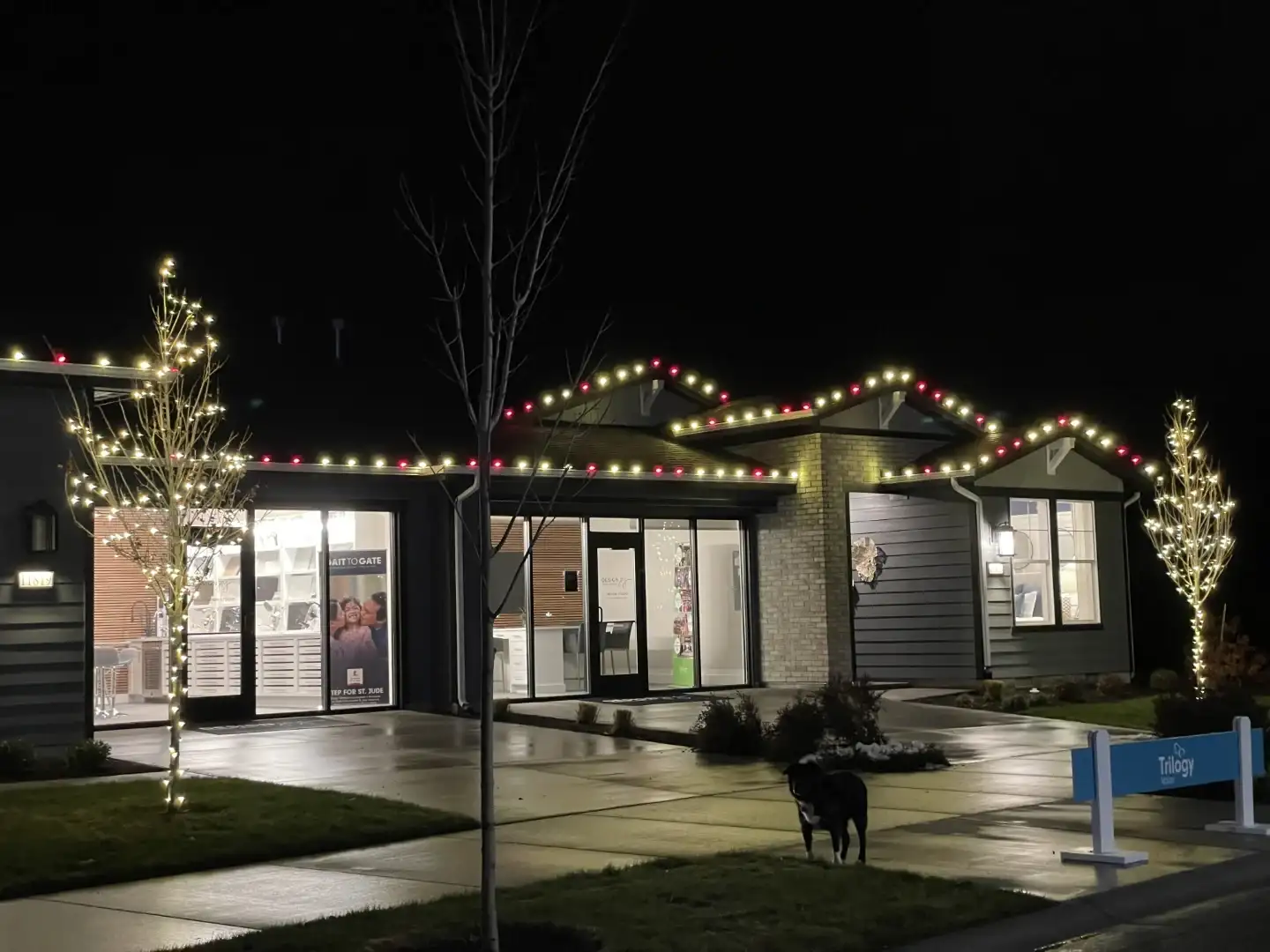 Should You Purchase Or Lease Holiday Lighting This Season? Should You Purchase or Lease Holiday Lighting This Season?